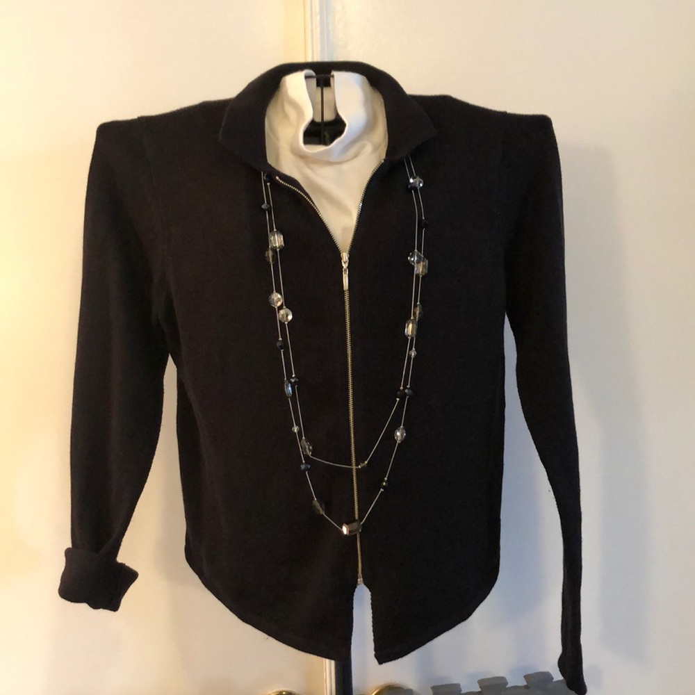 Black Sweater by Daisy Fuentes zipper front. Sz L Excellent Condition